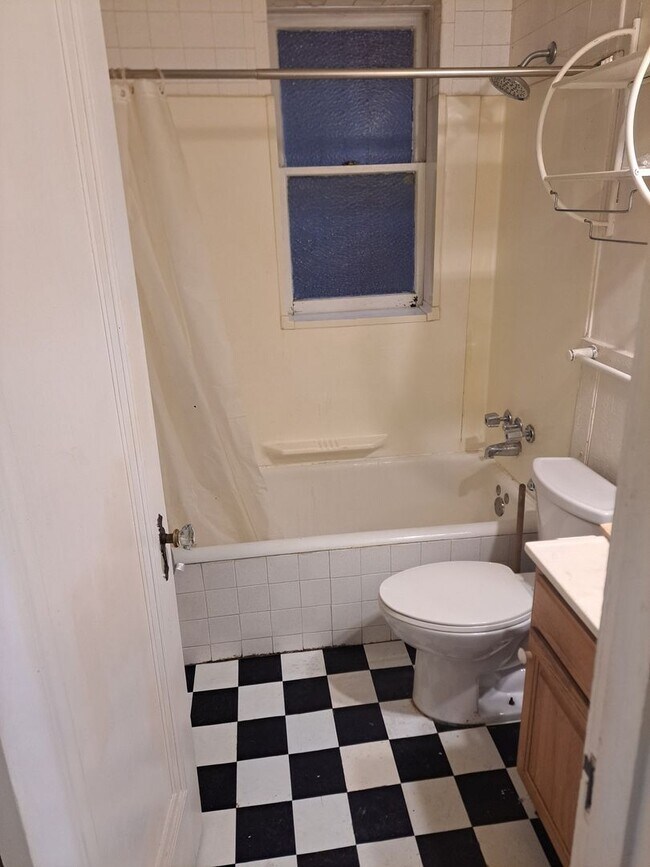 Building Photo - 5918 Arendes Dr