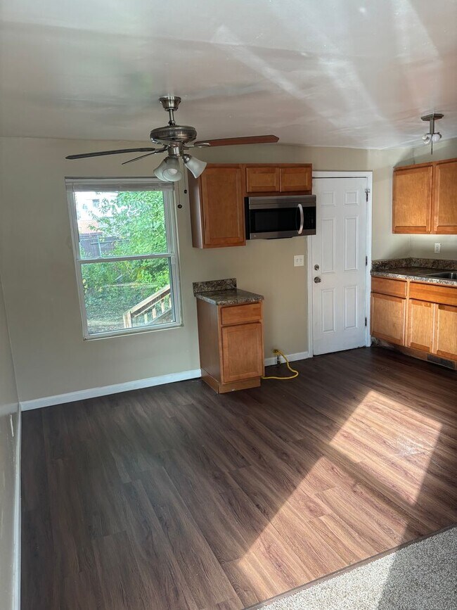 Foto del edificio - Euclid 2 Bedroom