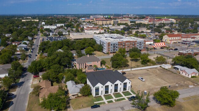 Foto del edificio - 3132 Wayside Ave