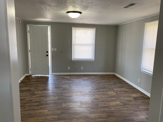 Foto del edificio - 2 Bed 1 Bath in Richmond MO