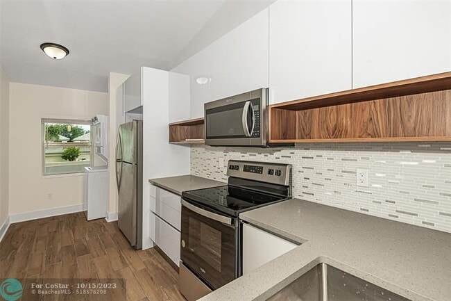 Building Photo - 2930 NW 92nd Ave