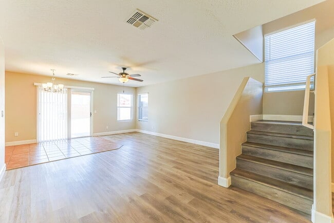 Building Photo - 1119 E Poncho Ln
