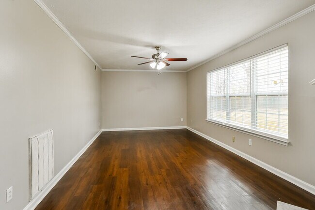 Foto del edificio - 878 Lavergne Ln