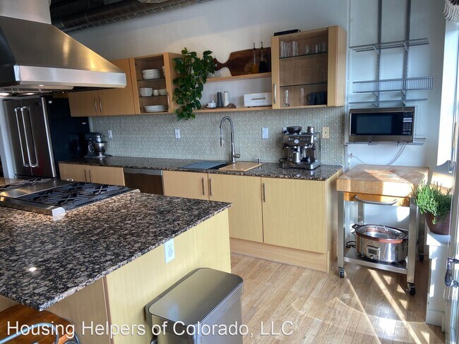Building Photo - 3 br, 2 bath House - 1499 Blake Street Apt 3L