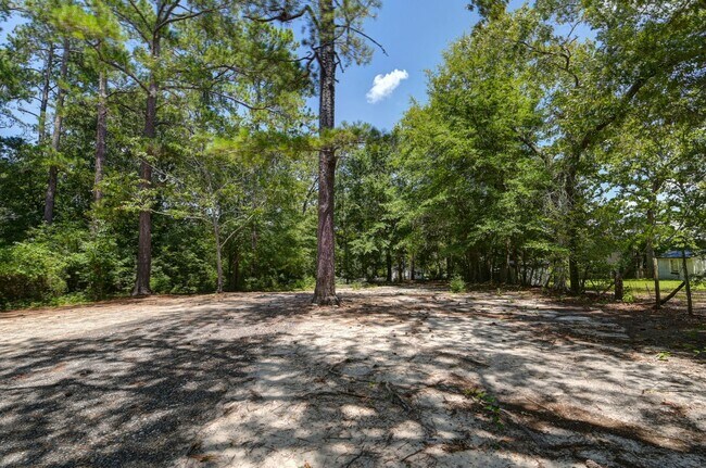 Building Photo - Charming 2 Bedroom Home, close to USC & lo...