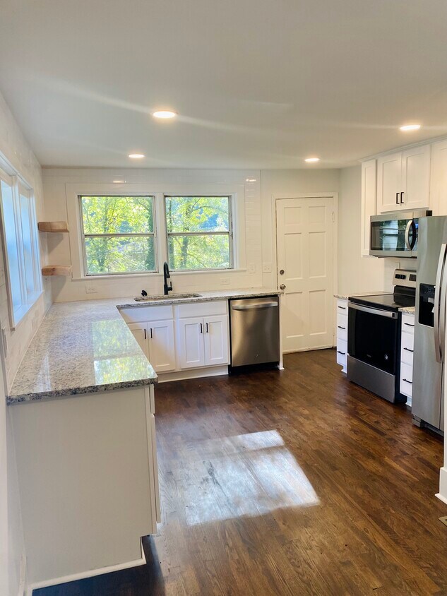 Kitchen - 1015 Sims Ave NW