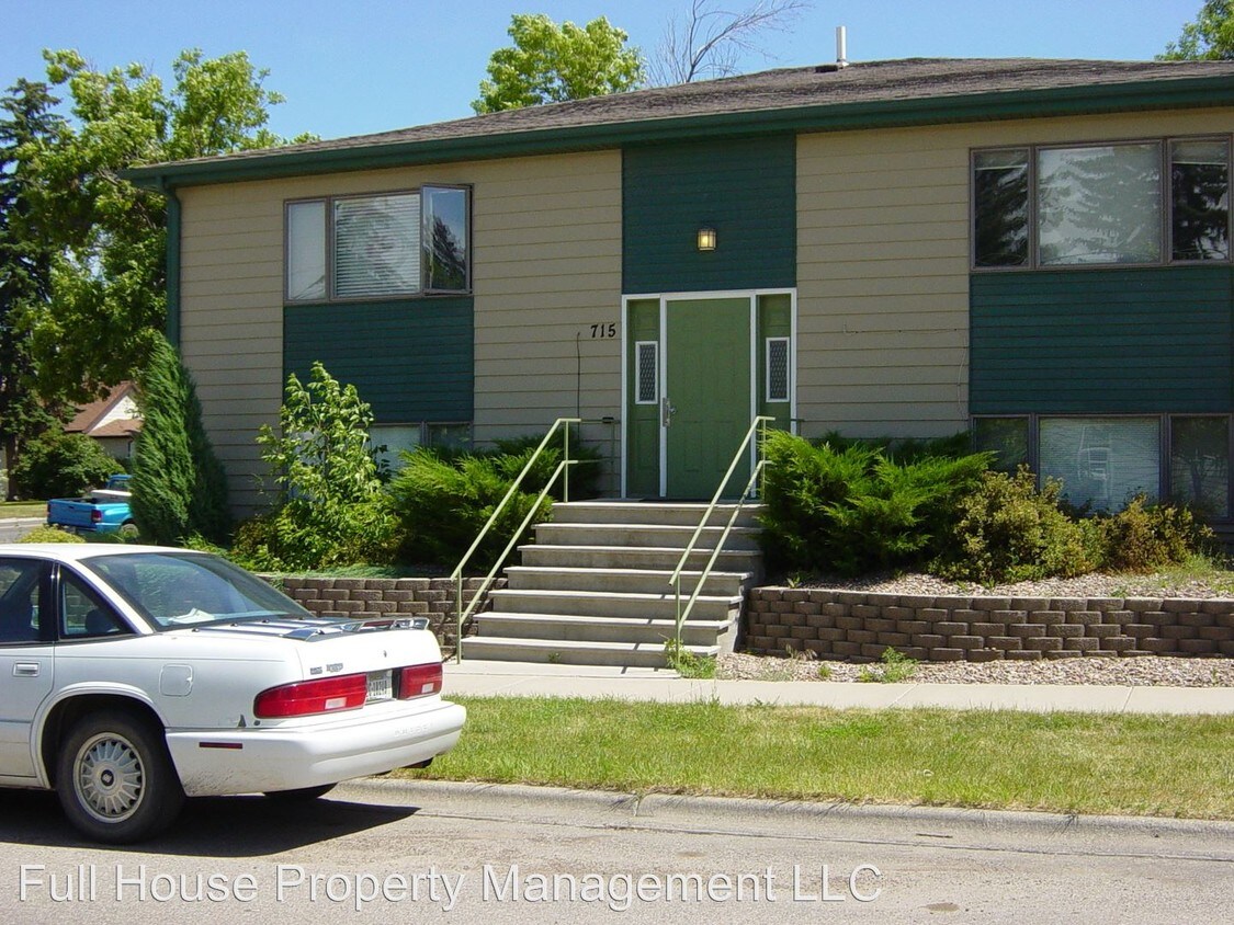 Primary Photo - 715 17th St N