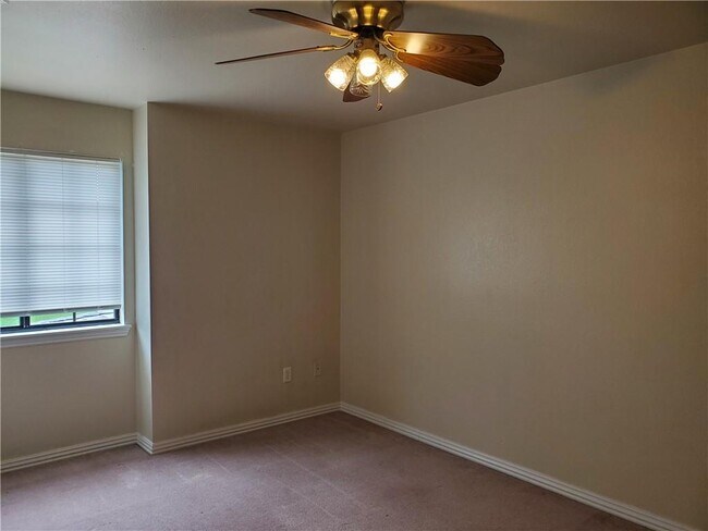 Building Photo - 2934 E Sterling Ct