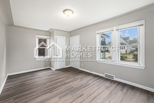 Foto del edificio - 22046 Birchwood Ave