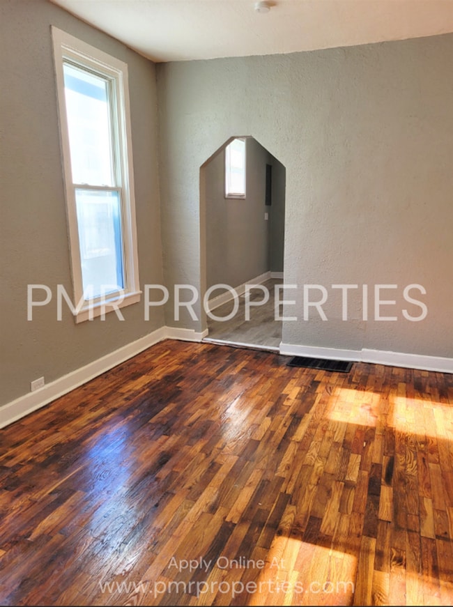 Building Photo - 918 S 16th St