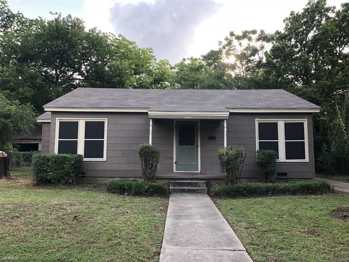 Foto principal - 2 br, 1 bath House - 2303 Fowler Dr