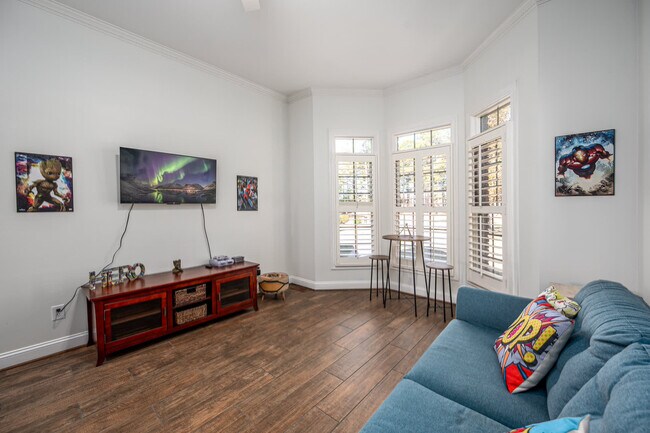 Foto del edificio - 488 Lakeside Ln