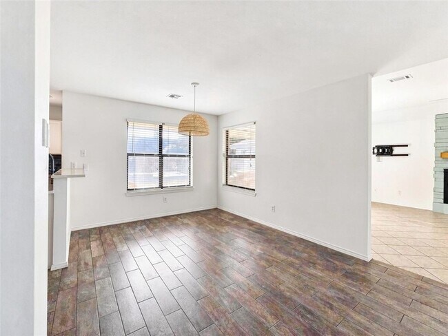 Foto del edificio - 15334 Barataria Dr