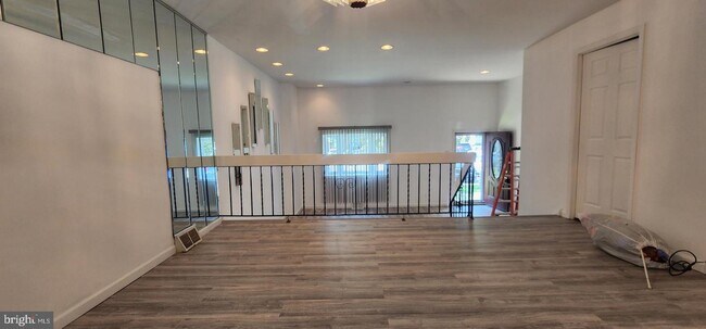 Building Photo - 5111 Leeward Rd