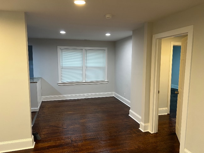 Foto del edificio - 810 W Rankin Ave