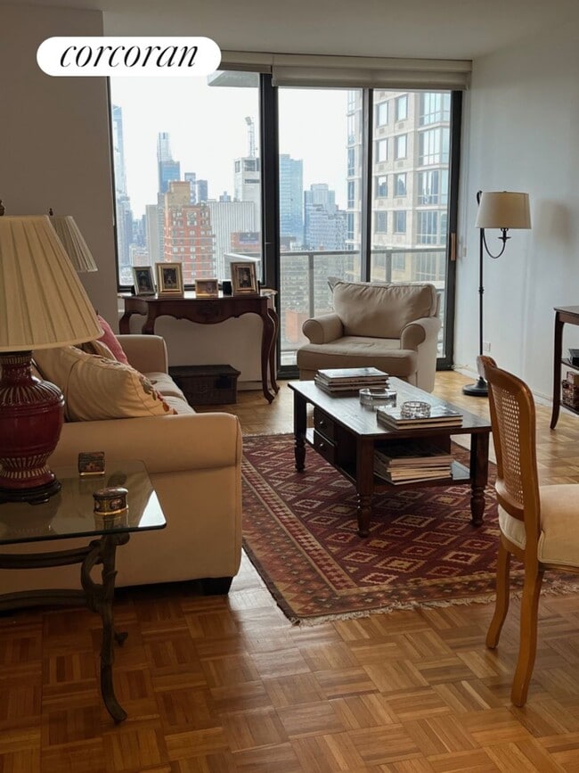 Building Photo - 161 W 61st St
