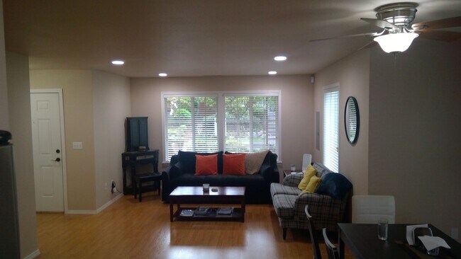 Building Photo - Redmond Ridge Home