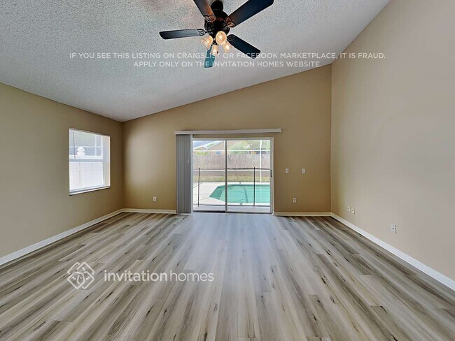 Foto del edificio - 408 Riggs Cir