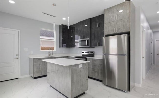 Foto del edificio - 18 South Dr