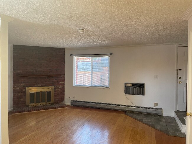 Foto del edificio - 5491 E Warren Ave
