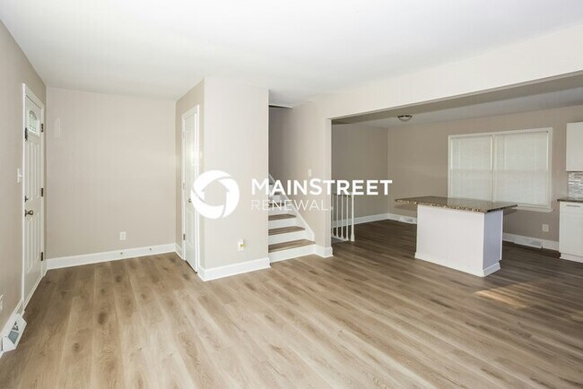 Building Photo - 4 Bedroom Pet-Friendly Home in Charlotte, NC with Main Street Renewal