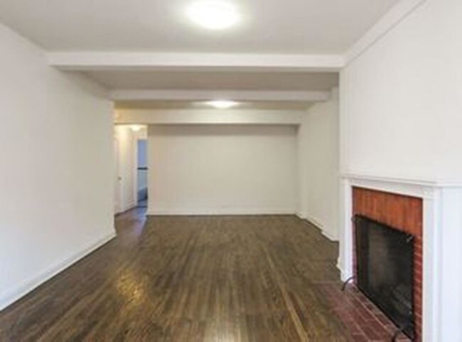 Building Photo - 450 West 24th Street