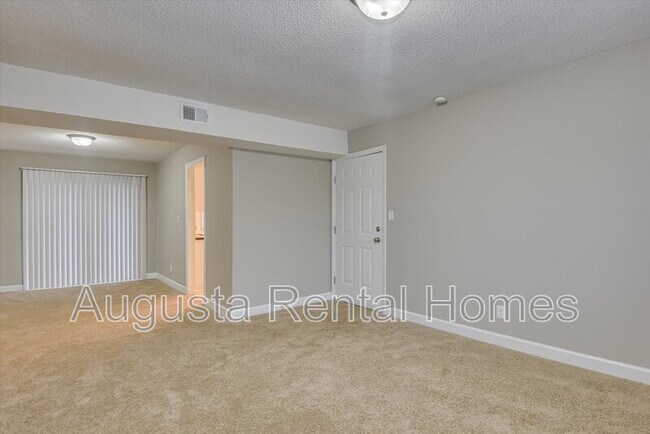 Foto del edificio - 2905 Arrowhead Dr