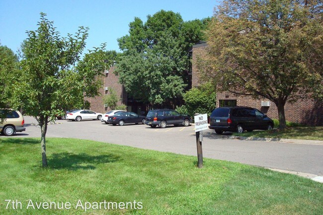 Building Photo - 2050-2052 7th Ave E