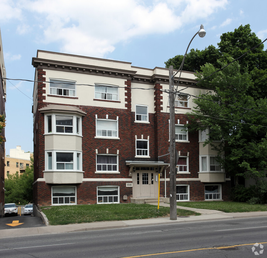 Primary Photo - 1595 Bathurst St