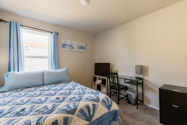 Foto del edificio - 8234 Glasgow Dr