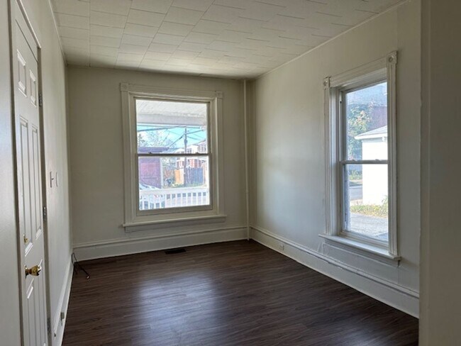 Building Photo - 1st Floor Apartment For Rent In Harrisburg...