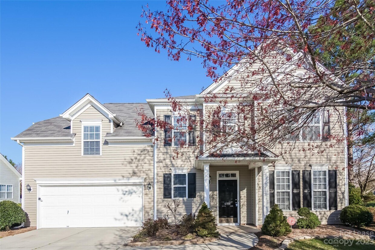 Foto principal - 6104 The Meadows Ln