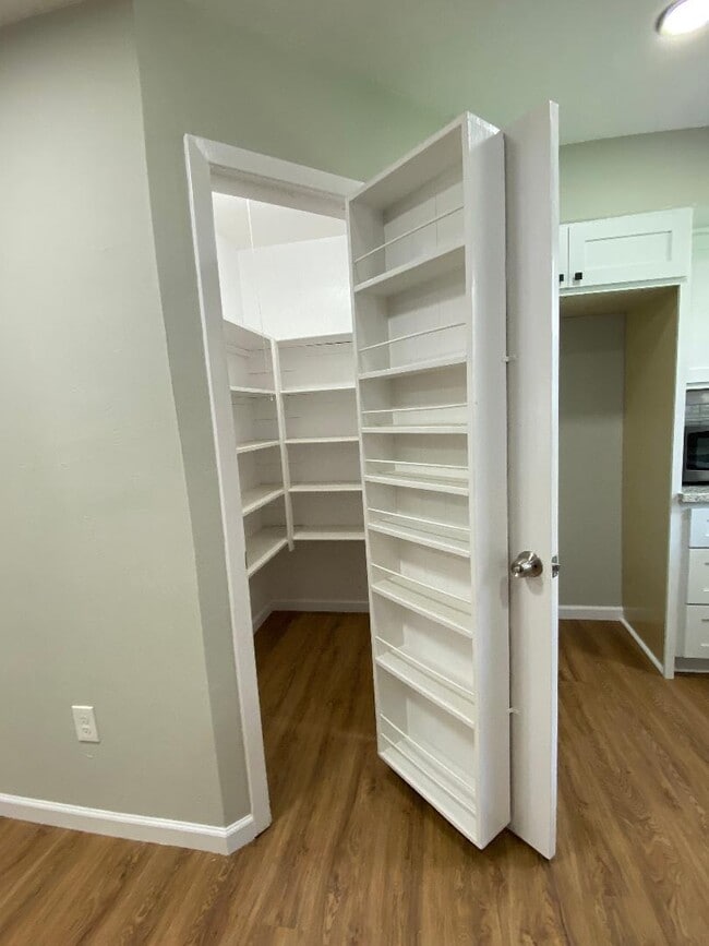 Large walk-in pantry - 16903 Boothill Rd
