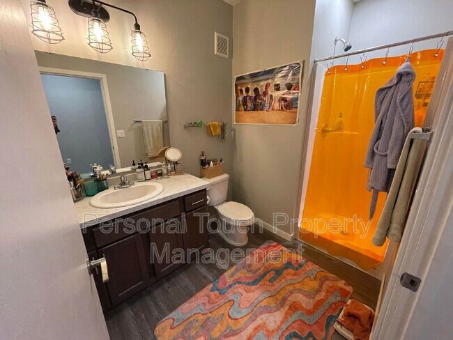 Foto del edificio - 600 8th St S