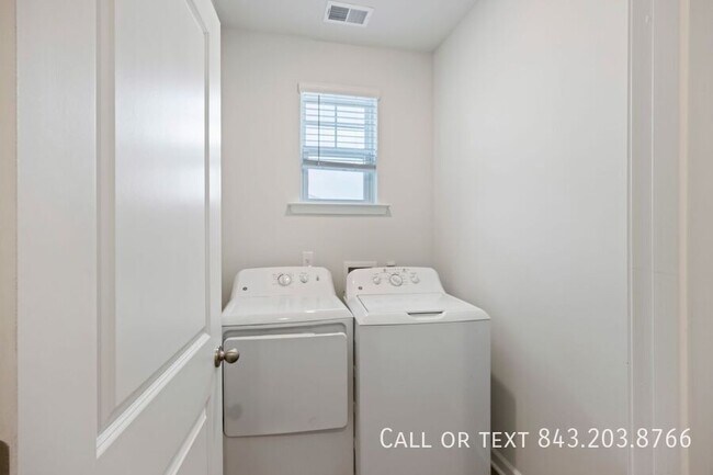 Foto del edificio - 103 Green Passage Ln