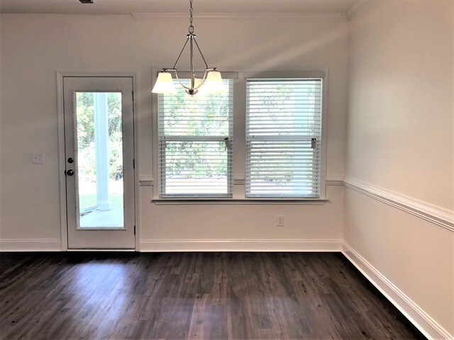 Building Photo - 317 Golf Rd