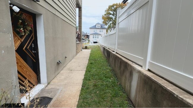 Building Photo - 239 Morningside Ave