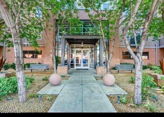 Foto del edificio - 1326 N Central Ave