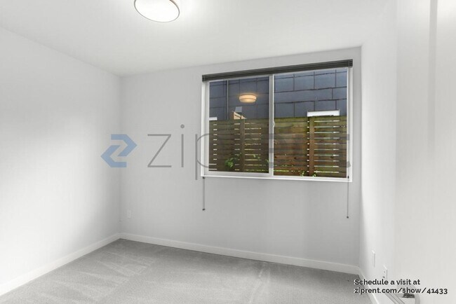Foto del edificio - 816 NW 53rd St