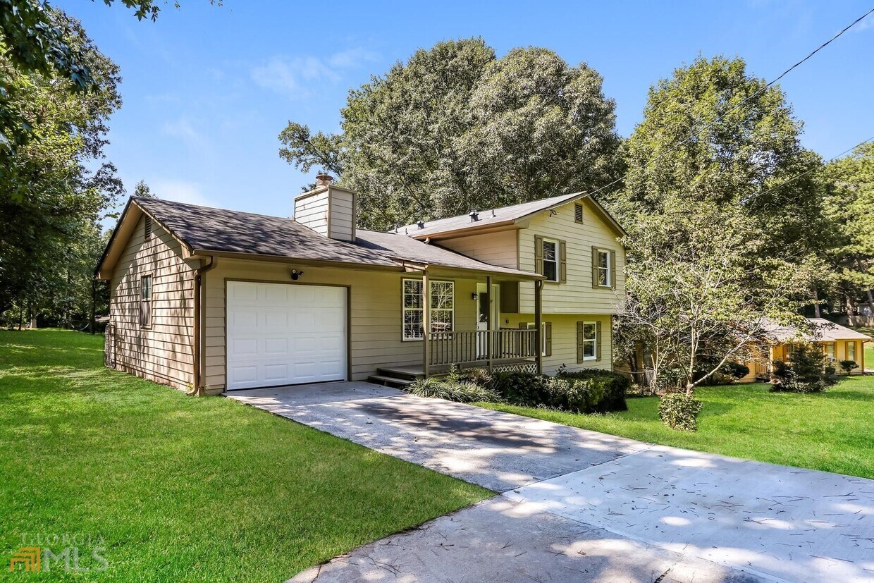 Primary Photo - 947 Rock Oak Ln