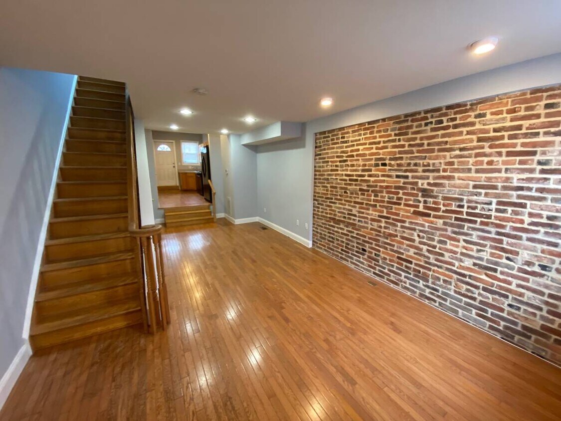 604 S Luzerne Ave, Baltimore, MD 21224 Townhouse for Rent in