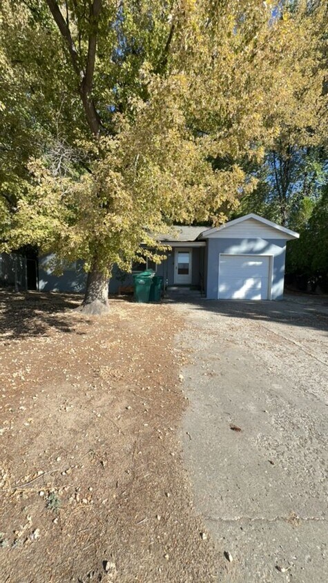 Foto principal - 2 bed 1 bath Aztec NM