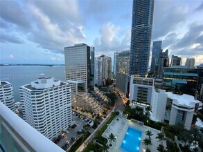 Building Photo - 950 Brickell Bay Dr