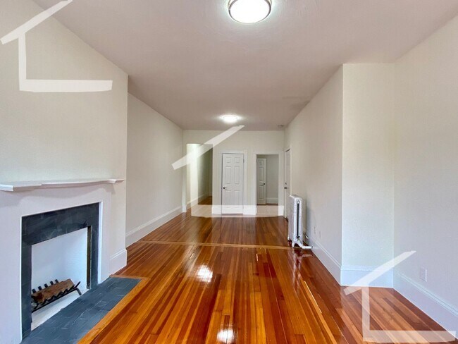 Foto del edificio - Unique Allston Apartment. 8/1 or 9/1/25