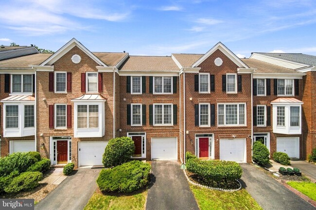 Building Photo - 25251 Dunvegan Square