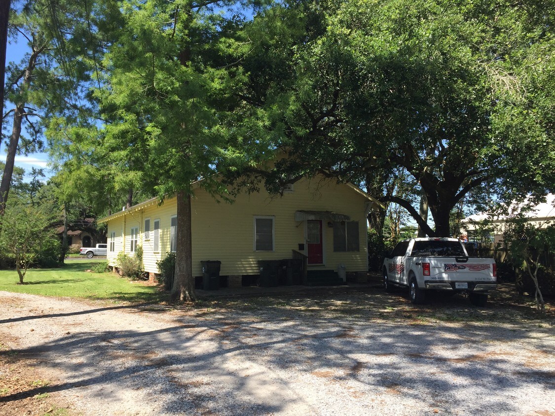 1901 E Main St, New Iberia, LA 70560 House Rental in New Iberia, LA