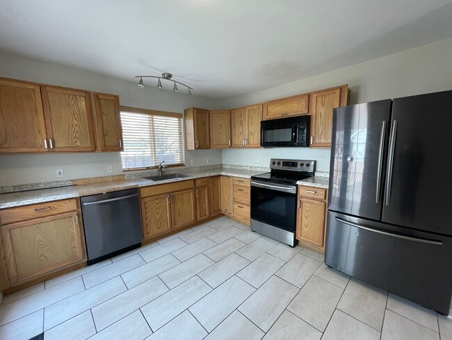 Foto del edificio - 2406 Bowen St