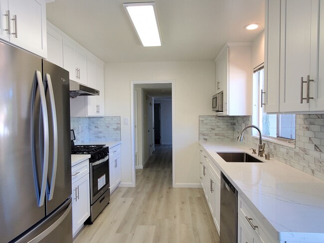 Building Photo - Beautifully Remodeled Single Family Home, ...