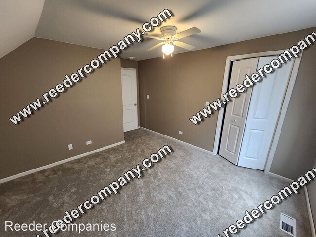 Building Photo - 2 br, 1.5 bath House - 4441 Sheffield Ave.
