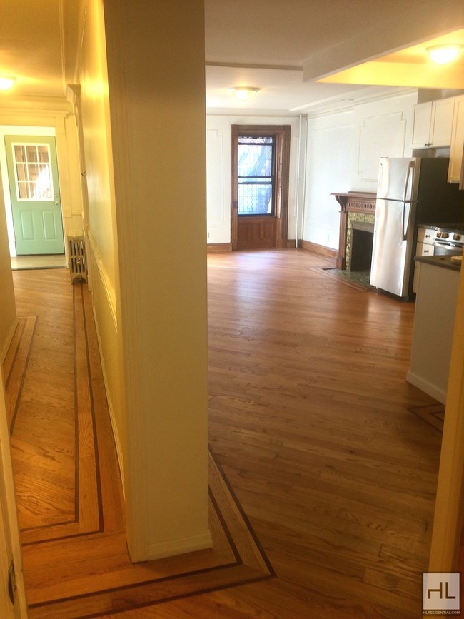 Building Photo - 672 Jefferson Ave